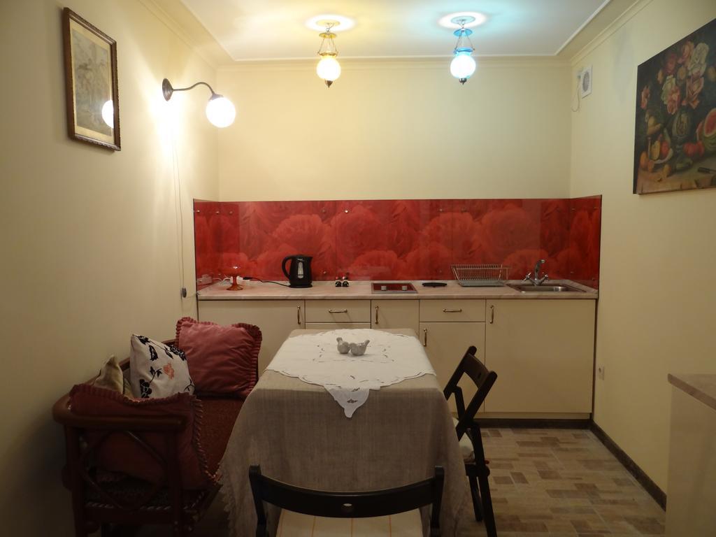 Apartament On Kostiushka Lviv Quarto foto